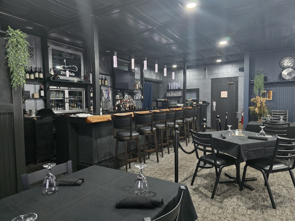 Crooked Lake Bar & Grill